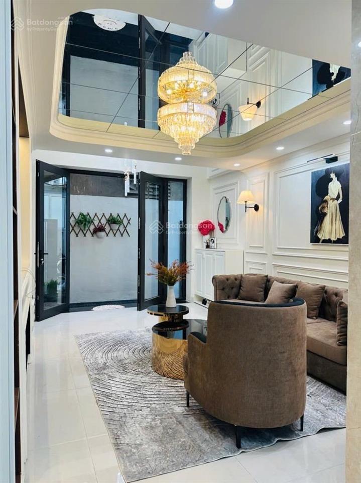 Nhà xây mới 6 tầng thang máy phố nguyễn xiển , lô góc, oto đỗ cổng, full nội thất hiện đại