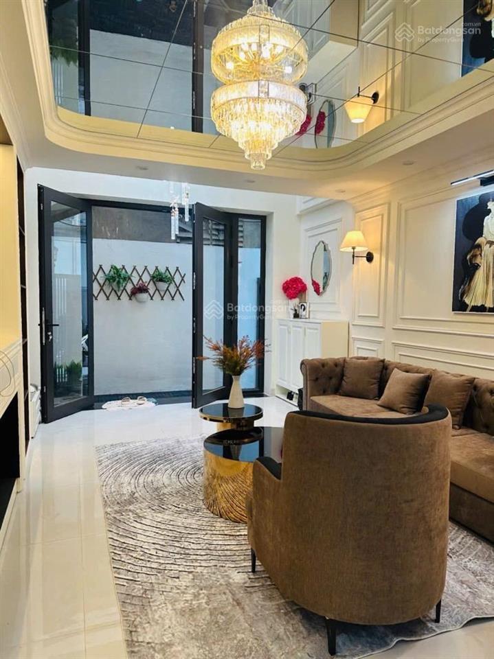 Nhà xây mới 6 tầng thang máy phố nguyễn xiển , lô góc, oto đỗ cổng, full nội thất hiện đại