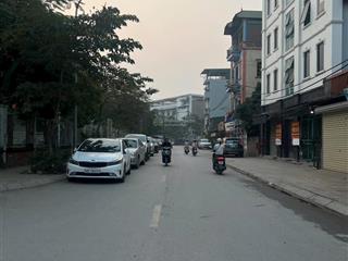 Bán nhanh 35m đất phú diễn xây ở hoặc mua đầu lâu dài đều đẹp giá hơn 6 tỷ  0978 685 ***