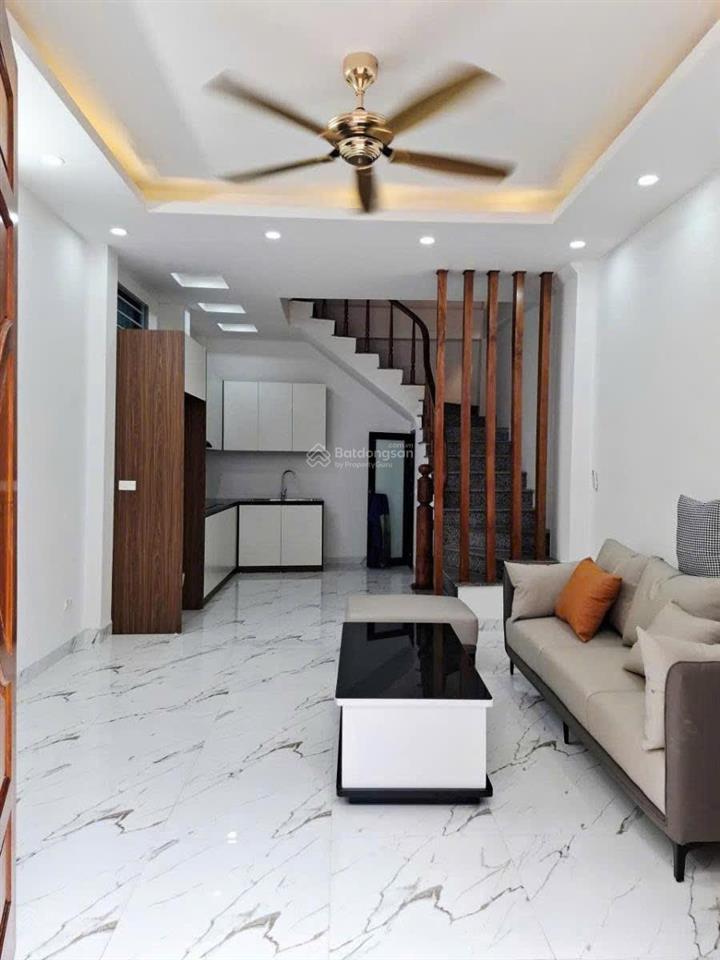 Nhà trung kiên lô góc 3 thoáng  ô tô cách 15m  full nội thất  nhà đẹp ở ngay giá  hơn 5 tỷ