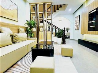 Bán nhà quận hoàng mai, 43m2 x 5 tầng, dân xây, ô tô đỗ cửa, ở ngay, giá 9 tỷ