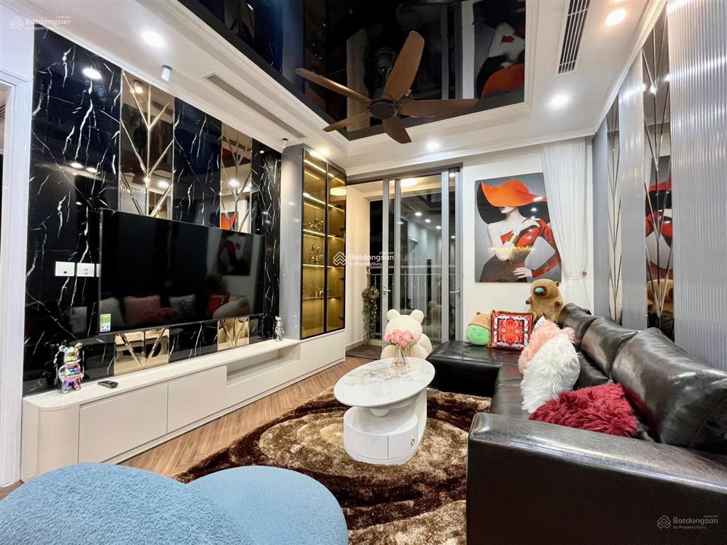 Chủ bán chcc oriental plaza 685 âu cơ, dt 78m2 2pn 2wc giá 4 tỷ đúng giá  0703 445 *** trân