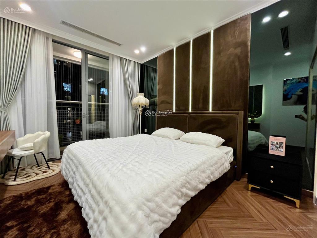 Chủ bán chcc oriental plaza 685 âu cơ, dt 78m2 2pn 2wc giá 4 tỷ đúng giá  0703 445 *** trân