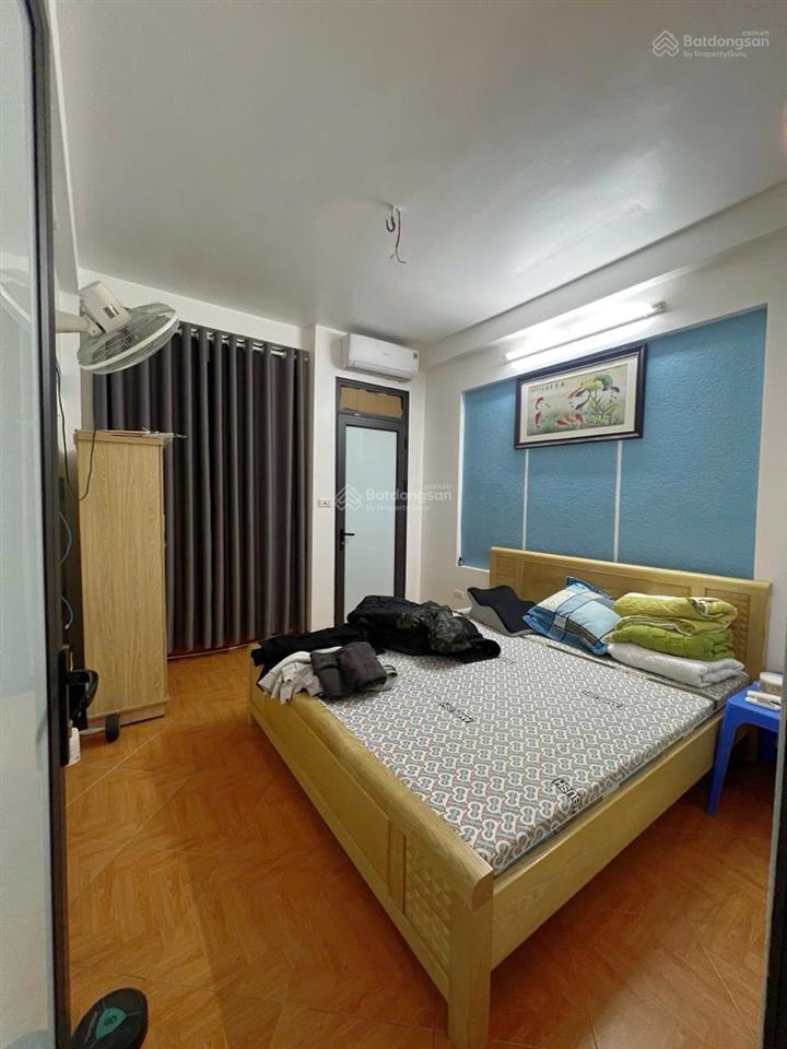 Nhỉnh 9 tỷ có ngay nhà hộ khẩu cầu giấy 40mx6t,mt4m giá 9.8 tỷ ngõ thông kinh doanh trước nhà 4m