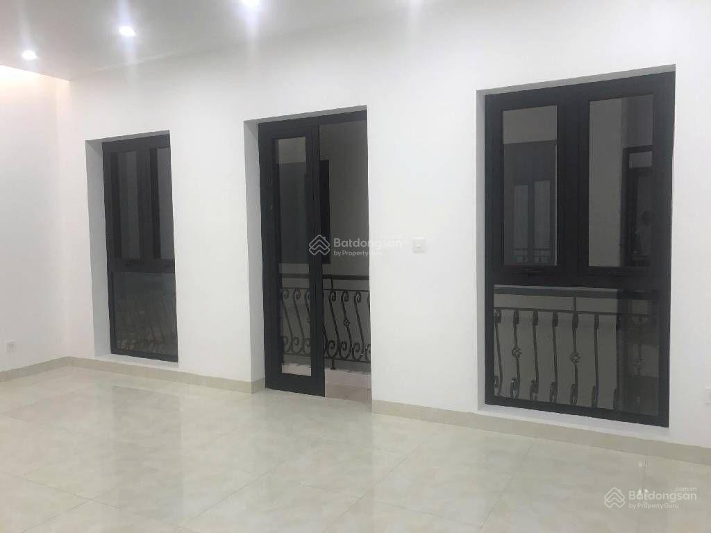 Cho thuê tập thể tầng 3 kim liên 6 triệu/tháng,sân chơi,gần phố