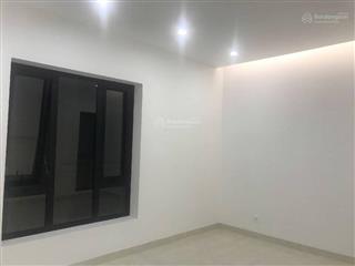 Cho thuê tập thể tầng 3 kim liên 6 triệu/tháng,sân chơi,gần phố