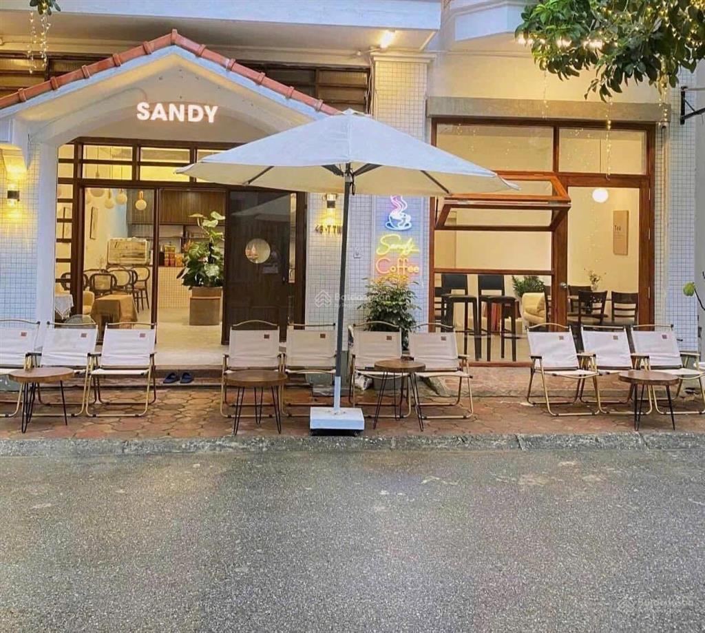 Cho thuê nhà mặt phố nguyễn trường tộ,diện tích sử dụng560m2,nhà 5 tầng, mặt tiền4,3m,mọi mô hinh