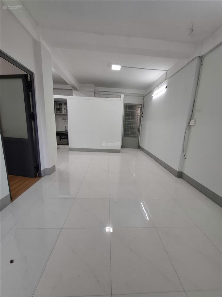 Bán gấp cc 2pn 2wc đường lý thường kiệt, 3,3 tỷ, 60m2, quận 11, hcm