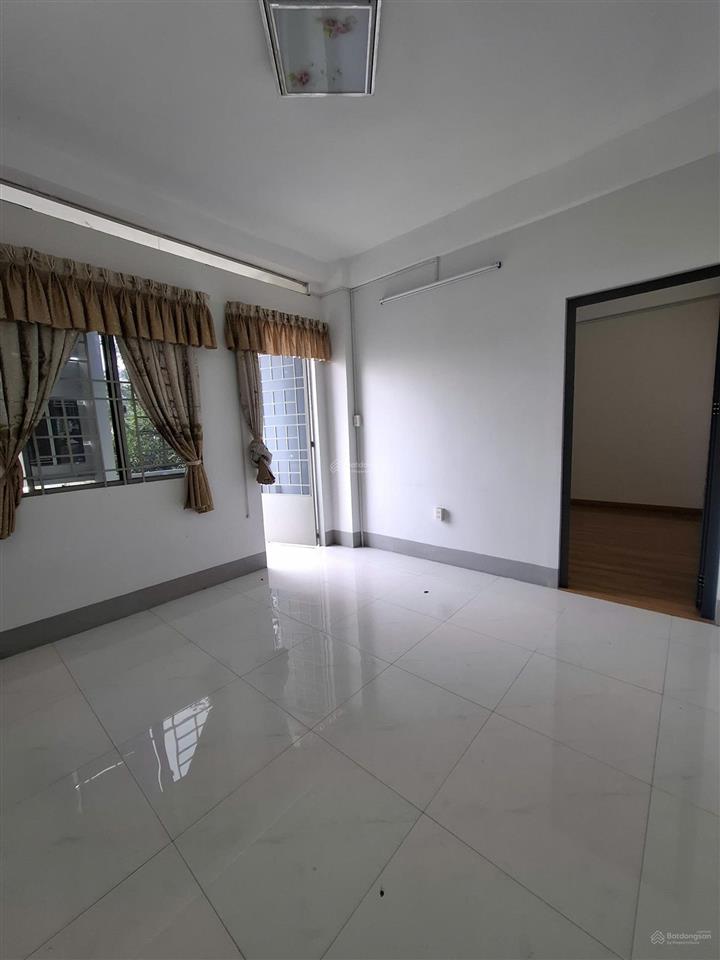 Bán gấp cc 2pn 2wc đường lý thường kiệt, 3,3 tỷ, 60m2, quận 11, hcm