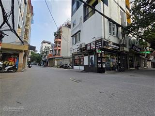 Lô góc 3 mặt tiền, ôtô tránh, vào nhà, chạy vòng quanh, cạnh học viện tài chính, mỏ, xây tòa