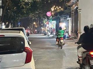 Bán nhà phú diễn  lô góc  3 thoáng ô tô kinh doanh 3 ô tô tránh trước nhà