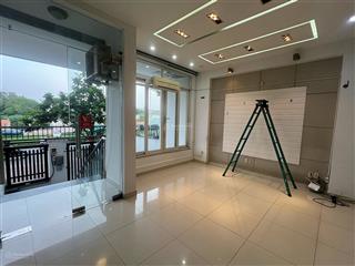 Cho thuê mặt bằng đường d4 khu him lam q7 dt 5x20m kết cấu trống suốt, hầm để xe riêng