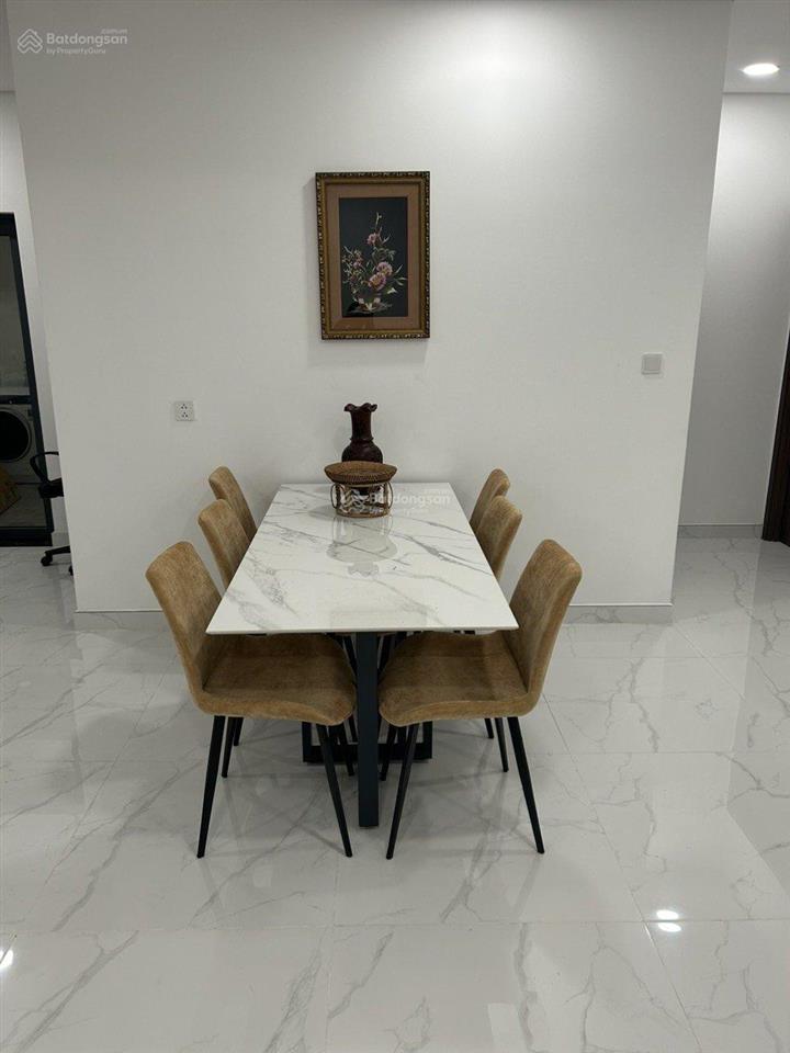 Cho thuê chung cư bảy hiền tower  tân bình. dt 80m2, 2pn. giá 11 tr/th nhà đẹp.  0933 813 ***
