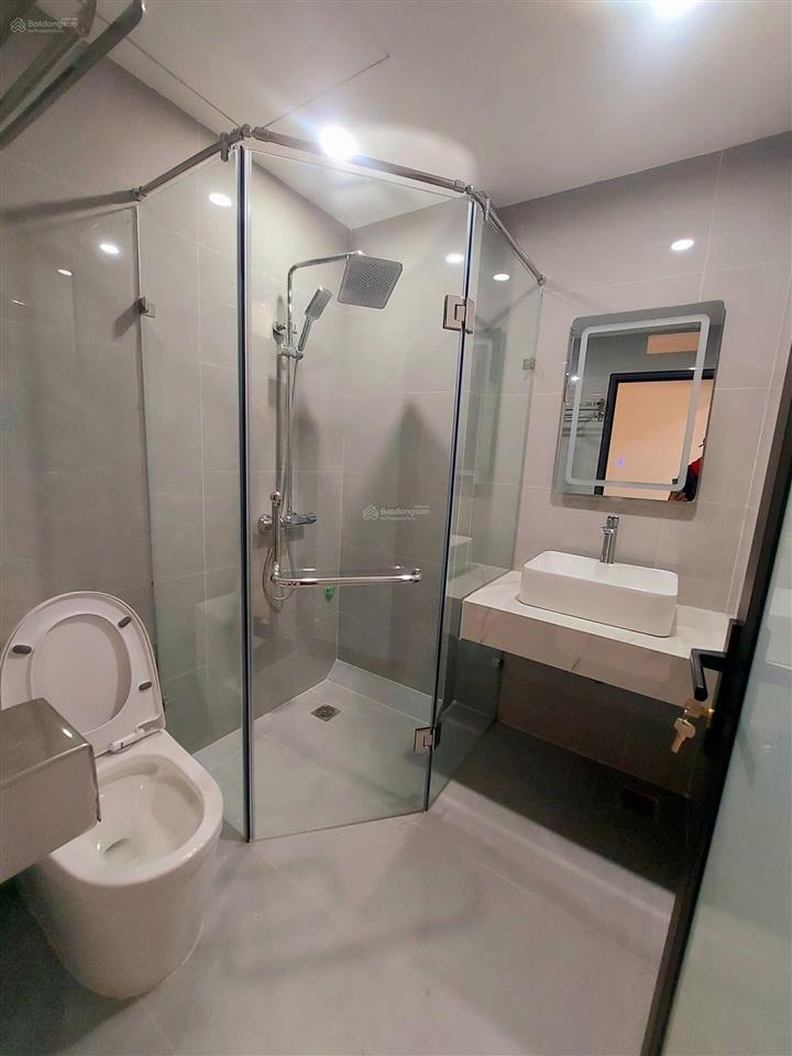 Bán nhà giáp bát, 12,6 tỷ, 39 m2 5 tầng, 3pn.nhà mới thang máy tiện ích ngập tràn