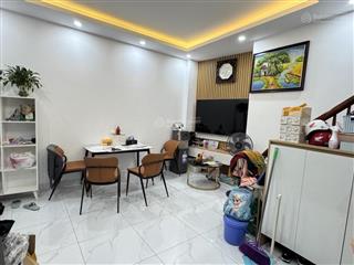 Hiếm  trung tâm bạch mai  30m x 5t  giá 8 tỷ  có sân rộng để xe