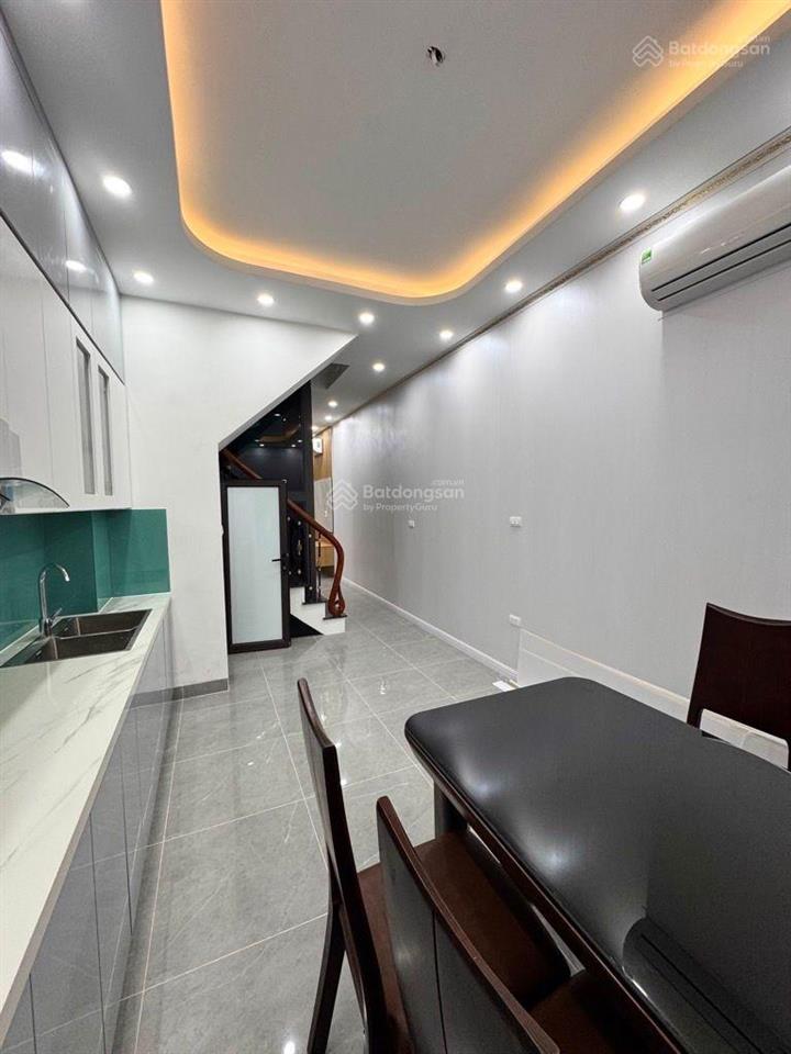 Bán nhà ô tô đỗ cửa  thang máy  2 thoáng  phố bạch đằng  hoàn kiếm sổ riêng 40m 5 tầng 10,8 tỷ