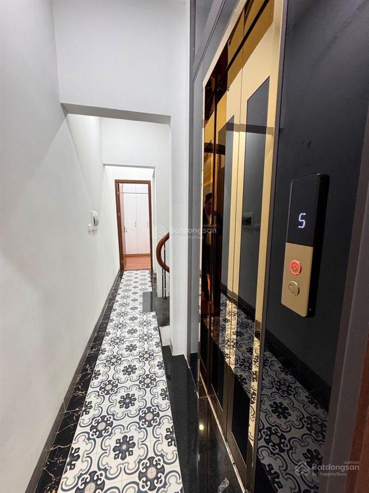 Bán nhà ô tô đỗ cửa  thang máy  2 thoáng  phố bạch đằng  hoàn kiếm sổ riêng 40m 5 tầng 10,8 tỷ