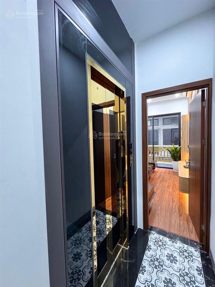 Bán nhà ô tô đỗ cửa  thang máy  2 thoáng  phố bạch đằng  hoàn kiếm sổ riêng 40m 5 tầng 10,8 tỷ