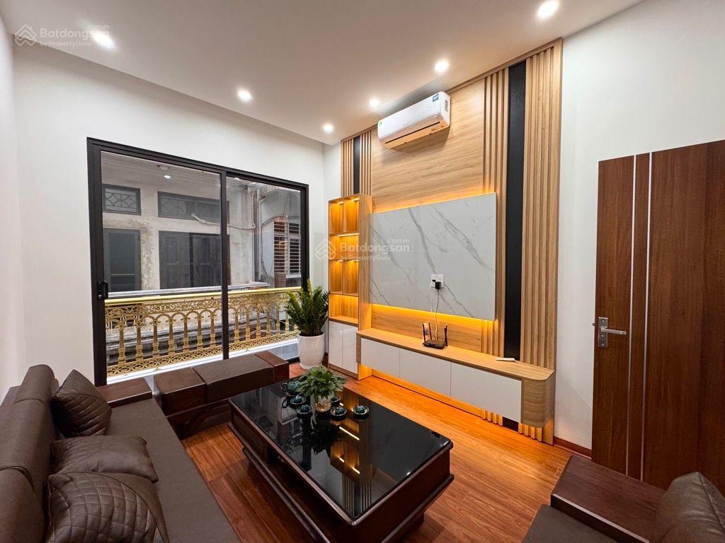 Bán nhà ô tô đỗ cửa  thang máy  2 thoáng  phố bạch đằng  hoàn kiếm sổ riêng 40m 5 tầng 10,8 tỷ