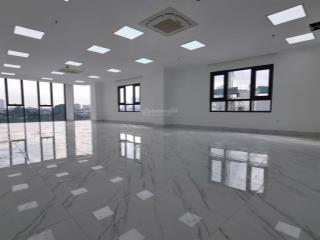 Cho thuê vp đẹp tại hoàng quốc việt, dt 110m2 giá 16tr/th, hàng hiếm mới ra