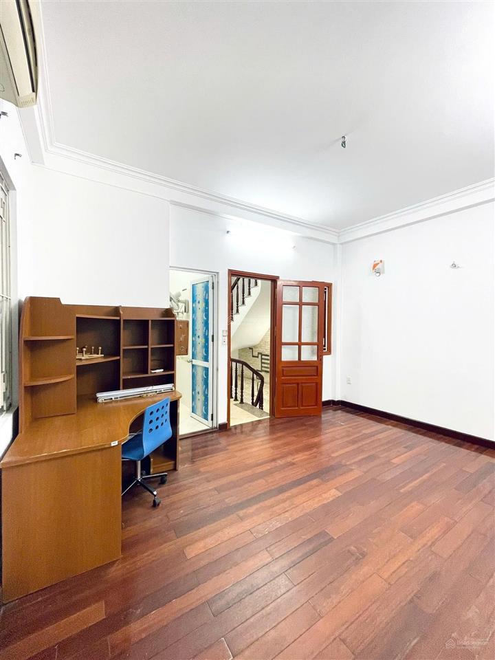 Dt 65m2 x 5t giá 19tr/th. nhà phân lô mạc thái tổ, ô tô đỗ cửa, phù hợp ở gđ tất cả vpct