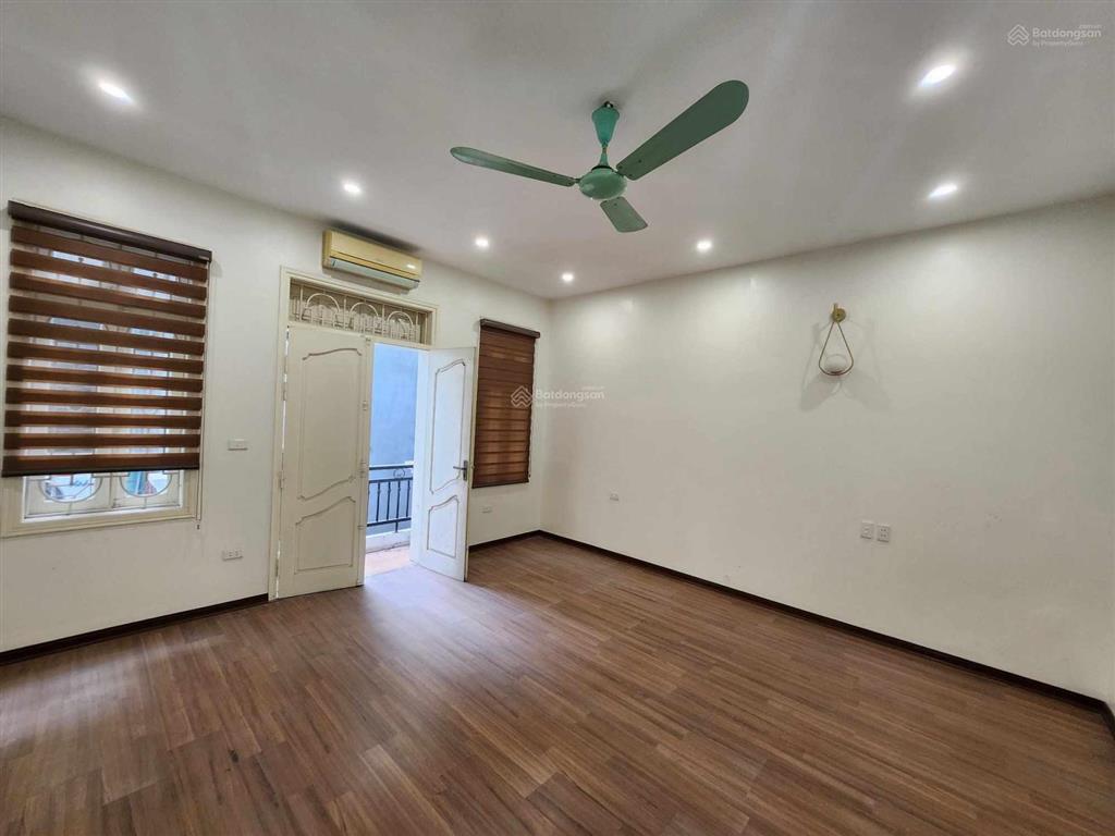 Dt 65m2 x 5t giá 19tr/th. nhà phân lô mạc thái tổ, ô tô đỗ cửa, phù hợp ở gđ tất cả vpct