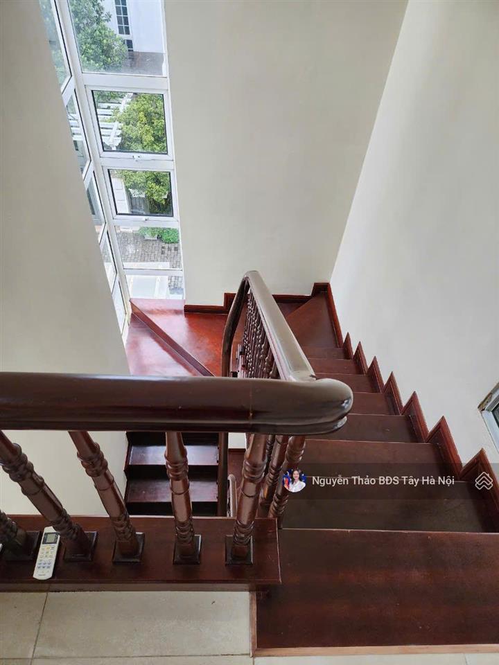 Cho thuê biệt thự splendora, 270m2 nhà đẹp, nội thất gắn tường, giá rẻ nhất khu 25tr, căn góc