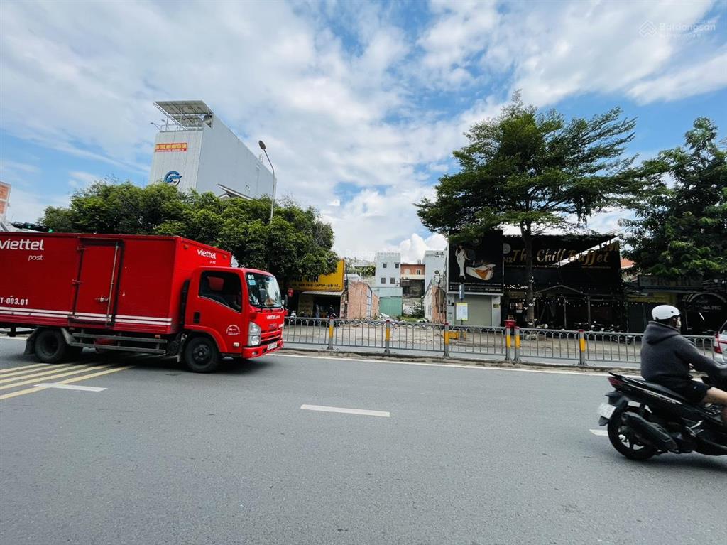 Đất trống  mt kinh doanh đường tây thạnh (8x30m) vị trí cực đẹp