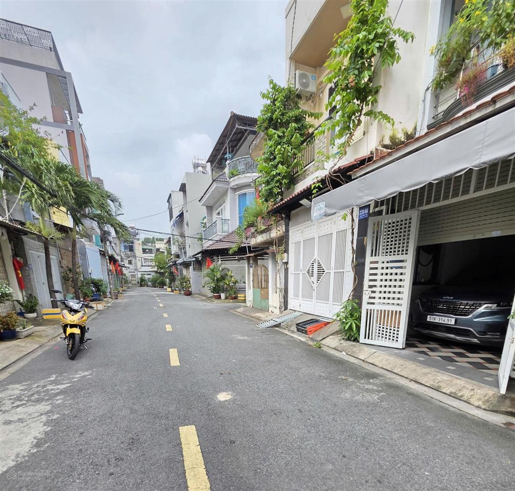 Bán nhà hẽm nhựa thẳng 8m thoại ngọc hầu ( 4x27m) cấp 4. giá 9,7 tỷ