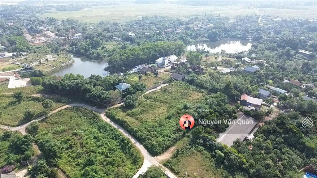 Lô góc 3 mặt tiền, gần hồ giá chỉ nhỉnh 4 triệu. diện tích 2050m2 có 200ont, đt 0988 112 ***