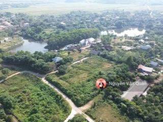 Lô góc 3 mặt tiền, gần hồ giá chỉ nhỉnh 4 triệu. diện tích 2050m2 có 200ont, đt 0988 112 ***