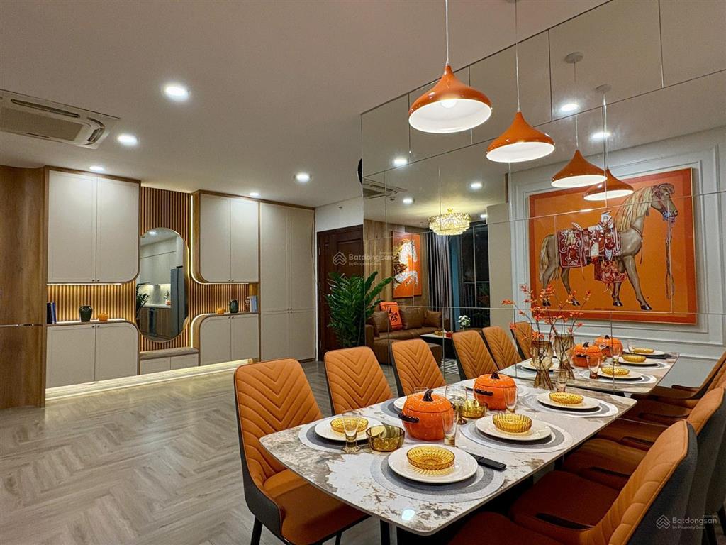 Ct4 vimeco nguyễn chánh. chủ nhà gửi bán căn 3pn, 2wc. dt 148m2. full nội thất. có slot ôtô. 13tỷ6