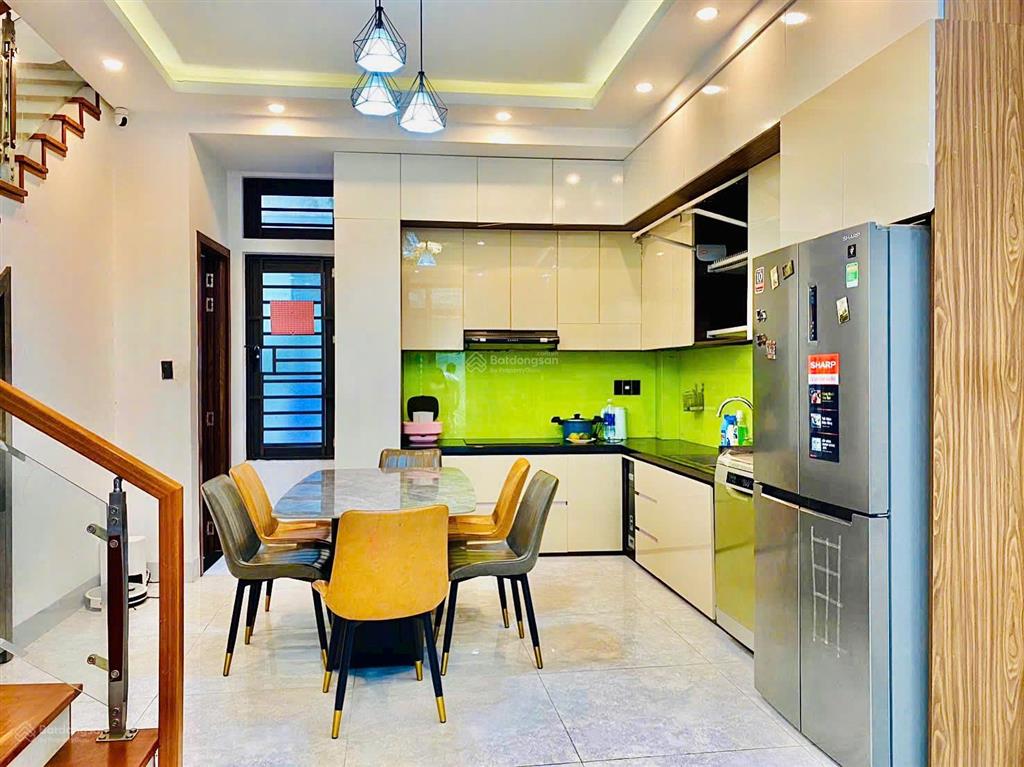 Nhà 4 tầng 2 mặt tiền trước sau tt hải châu  cạnh sân bay  giá chỉ 8 tỷ  0965 555 ***