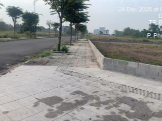 Bán gấp đất nền dự án biên hòa new city, 2,3 tỷ, 92,5m2 đường trục chính 24m cực đẹp.