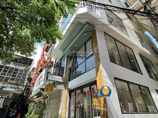 Bán nhà tôn đức thắng đống đa. lô góc 3 mặt thoáng, sân rộng trước nhà đỗ chục ô tô. kinh doanh tốt