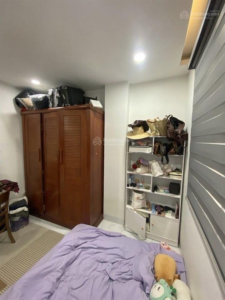 Bán ccmn phố cự lộc  sát vách royal city. thiết kế 2 ngủ 1 khách 1 wc có ban công thoáng vĩnh viễn