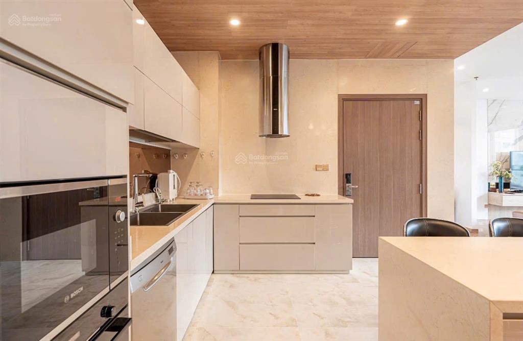 Bán căn hộ carillon tân bình dt 101m2 3pn giá 6,9 tỷ  0931 196 *** thành. lầu cao view đẹp