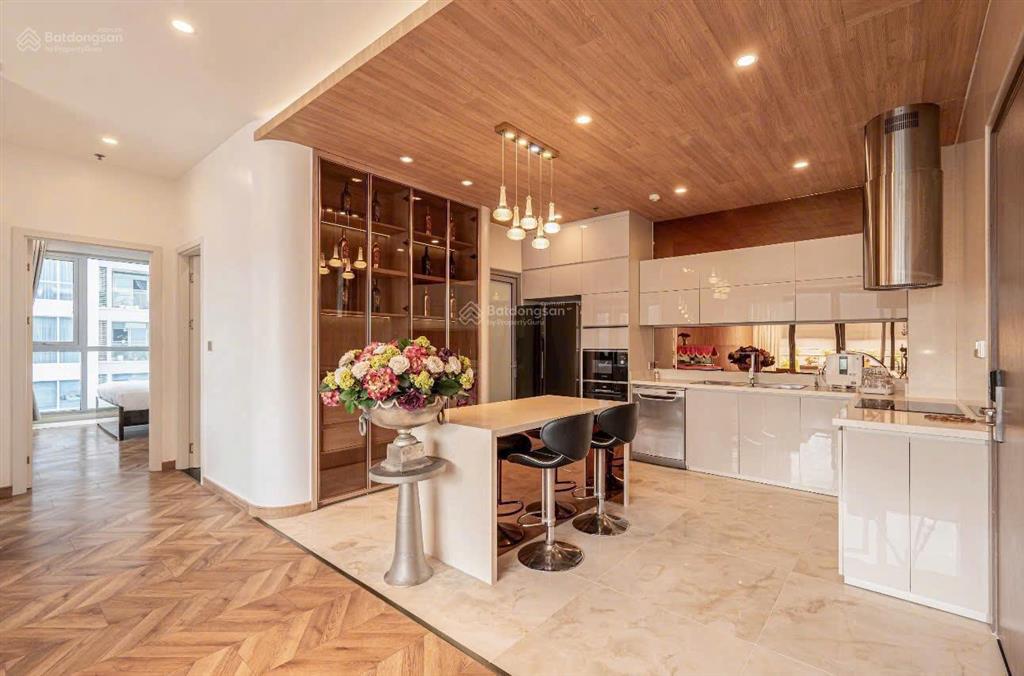 Bán căn hộ carillon tân bình dt 101m2 3pn giá 6,9 tỷ  0931 196 *** thành. lầu cao view đẹp