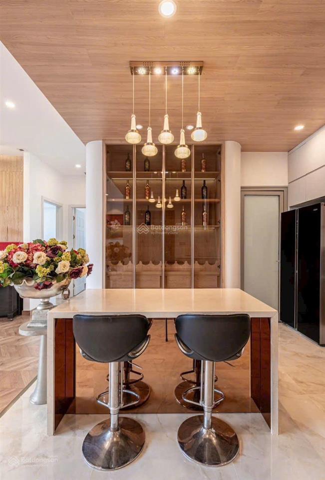 Bán căn hộ carillon tân bình dt 101m2 3pn giá 6,9 tỷ  0931 196 *** thành. lầu cao view đẹp