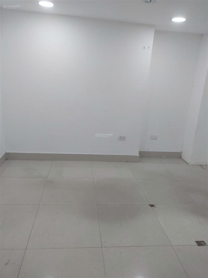Cho thuê nhà mặt phố xã đàn dt 70m2 x 6 tầng, mt 6 m, có thang máy, thông sàn, vỉa hè rộng