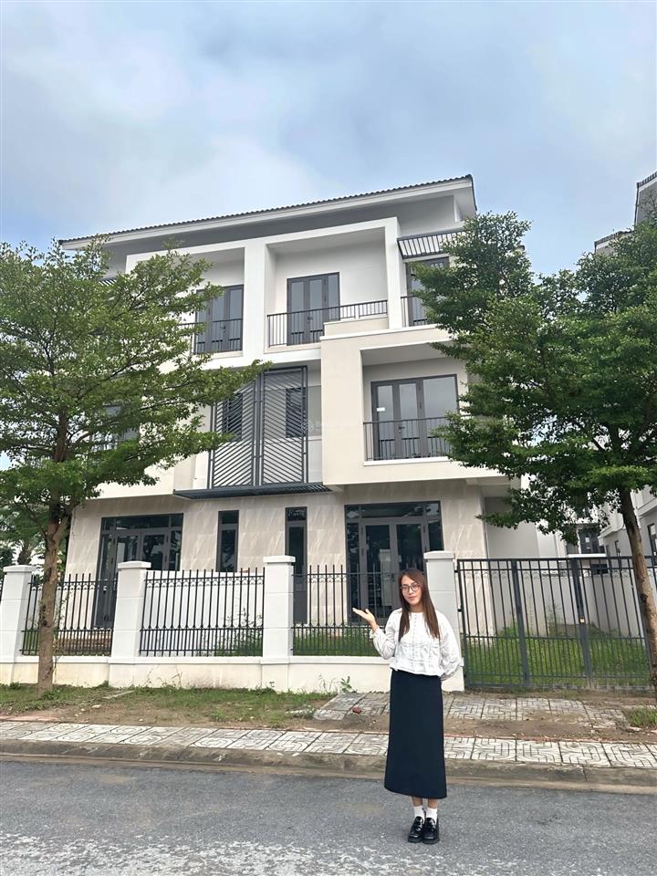 Biệt thự vip vị trí đẹp giá gốc cđt tại dự án centa rvs, nh hỗ trợ 70%, ân hạn tới 18t, miễn 24t dv