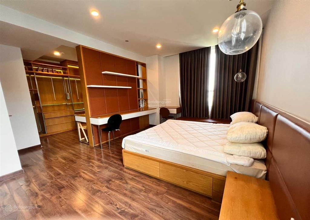 Căn hộ cao cấp sarimi  3 phòng 136m2. view công viên sinh thái sala 45.000.000 vnđ/ 1 tháng