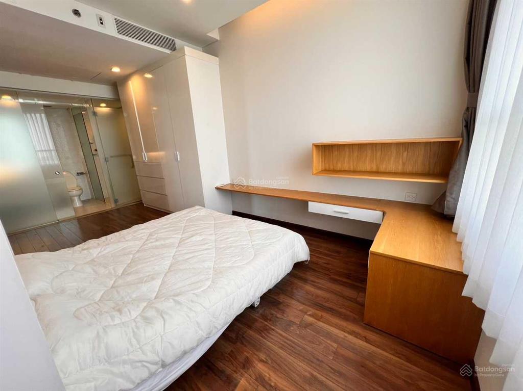 Căn hộ cao cấp sarimi  3 phòng 136m2. view công viên sinh thái sala 45.000.000 vnđ/ 1 tháng