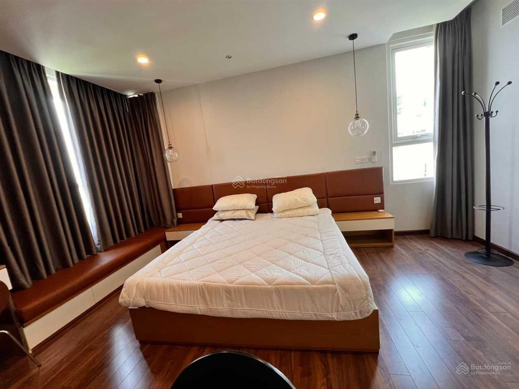 Căn hộ cao cấp sarimi  3 phòng 136m2. view công viên sinh thái sala 45.000.000 vnđ/ 1 tháng