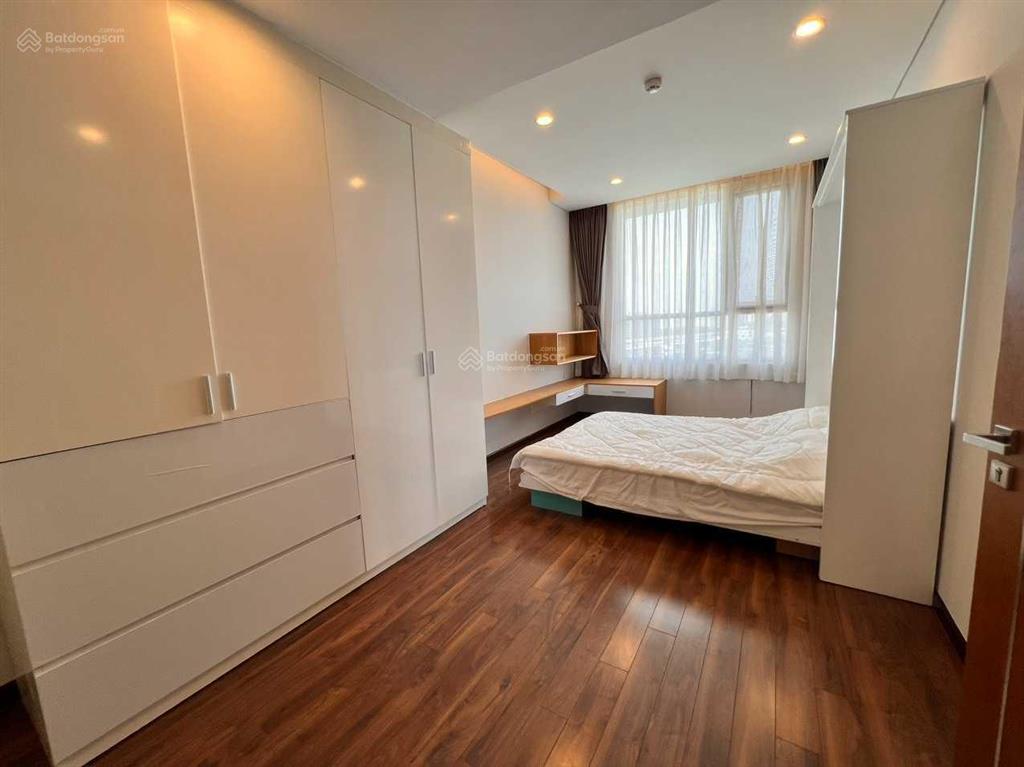 Căn hộ cao cấp sarimi  3 phòng 136m2. view công viên sinh thái sala 45.000.000 vnđ/ 1 tháng