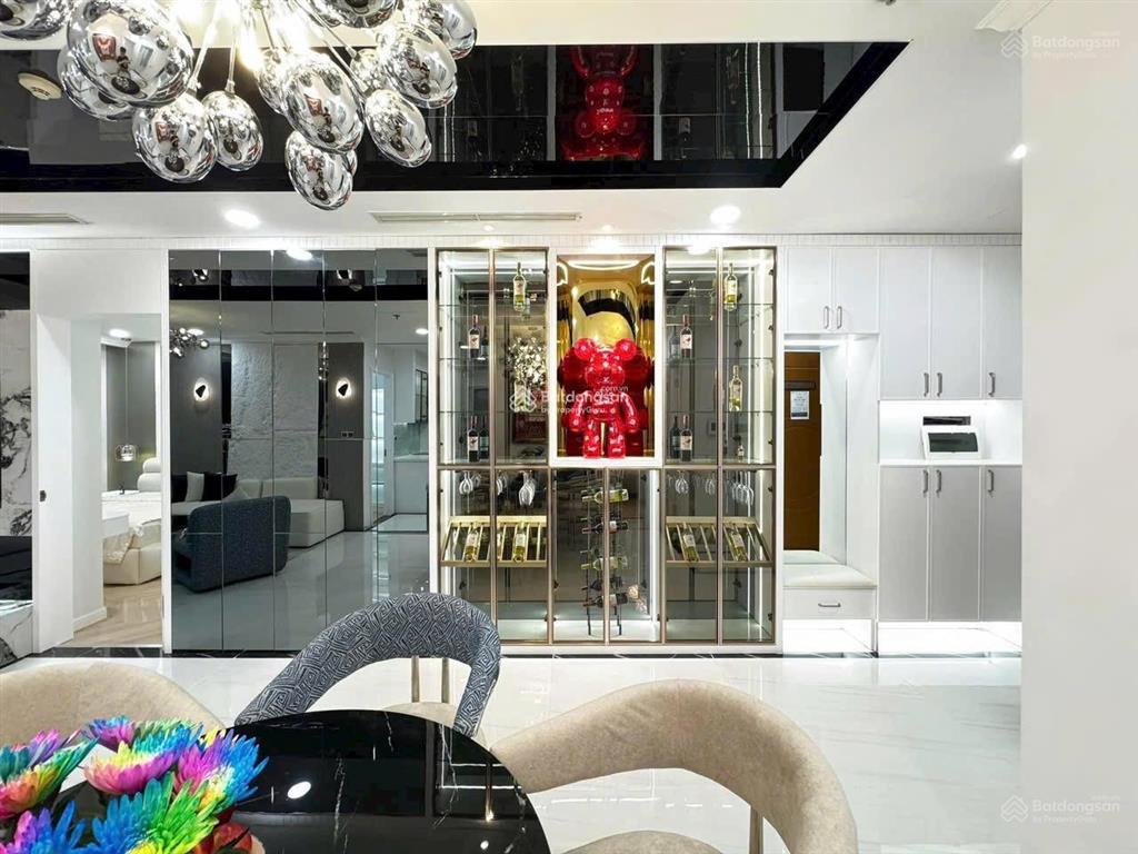 Cho thuê chung cư oriental plaza  tân phú dt 106m2, 3pn, 3wc. giá 13 triệu,  0899 552 ***