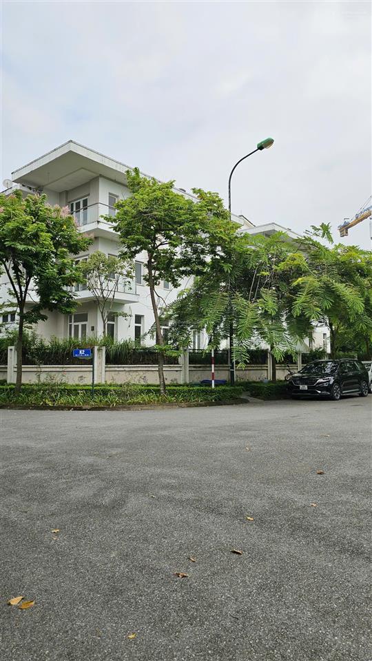 Tôi chính chủ cần bán biệt thự song lâp, khu k,dt 180m2, xây 4 tầng,mt 9m trục đường 30m,vị trí đẹp
