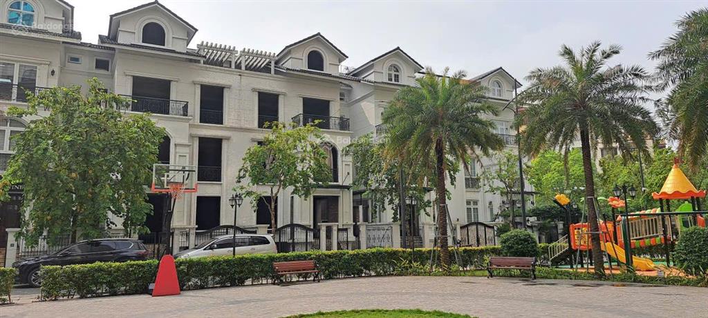 Chính chủ gửi bán căn biệt thự hdi tây hồ, diện tích 135m2, mt 9m, xây 4 tầng + hầm, view vườn hoa