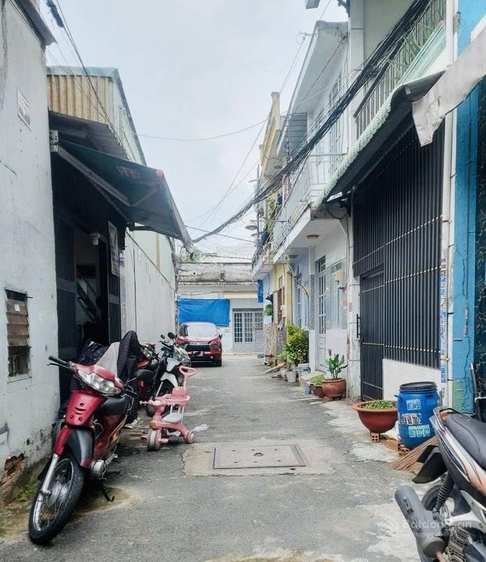 3.75 tỷ  cấp 4  tiện xây mới hẻm xe hơi  nguyễn ảnh thủ  ngay ngã 4 lê văn khương