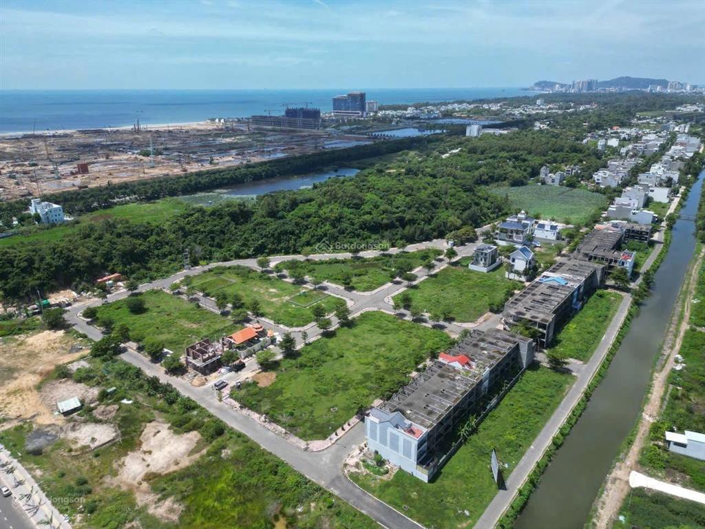 Bán gấp  lô đất biệt thự cách biển du lịch sun blanca city vũng tàu chỉ 200m, giá 14.2 tỷ